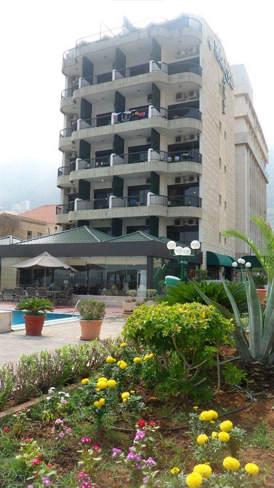Holiday Suites Hotel & Beach Resort Joünié Exterior foto