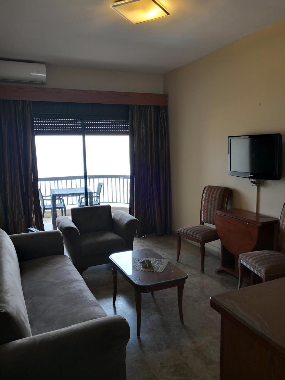 Holiday Suites Hotel & Beach Resort Joünié Exterior foto